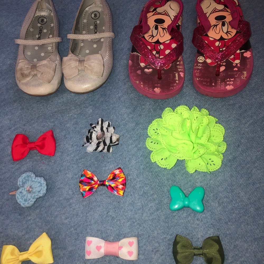 Sonoma shoes Minnie Mouse sandals and hair bows